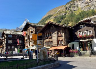 Zermatt-Dorfplatz.jpg